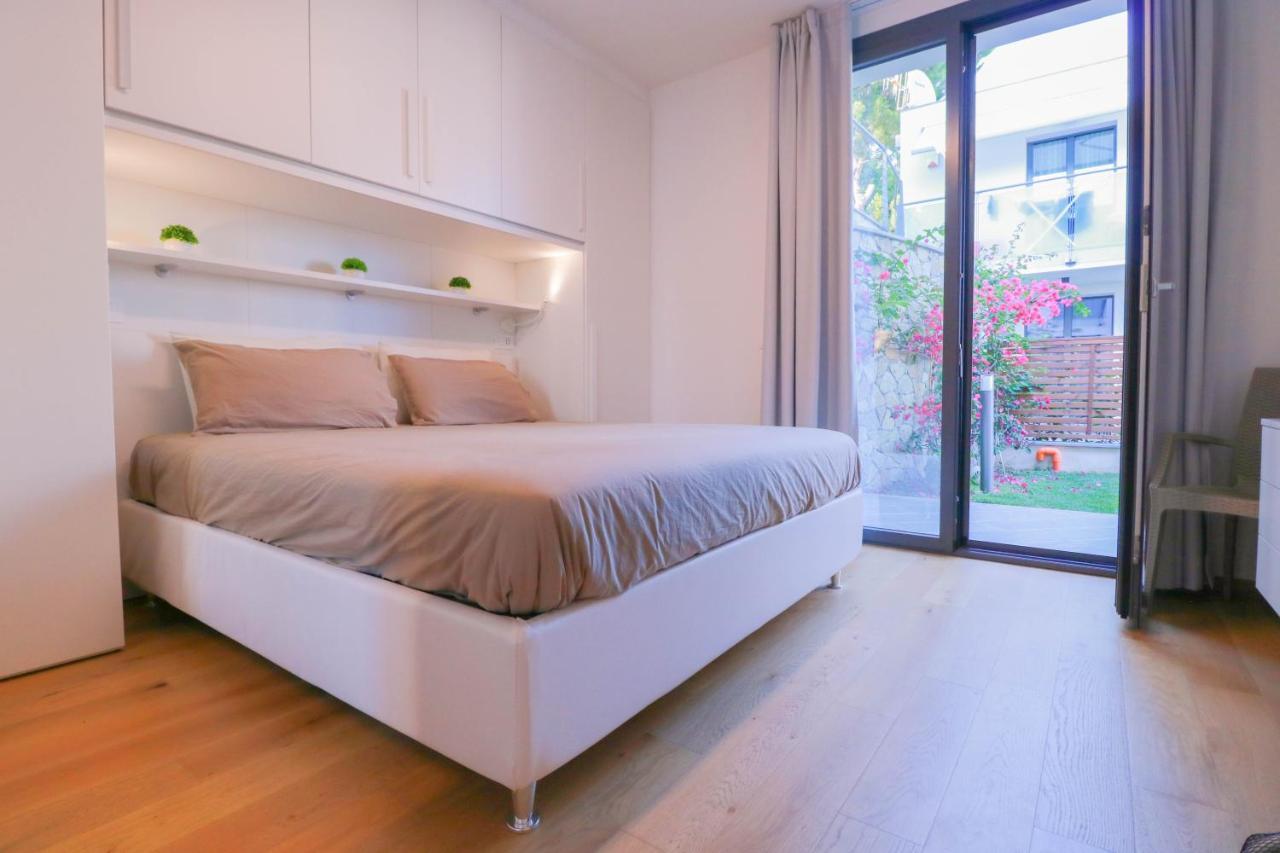 Ferienwohnung H11 Luxury 9A - Porto - Piscina - Jacuzzi Santo Stefano al Mare Exterior foto