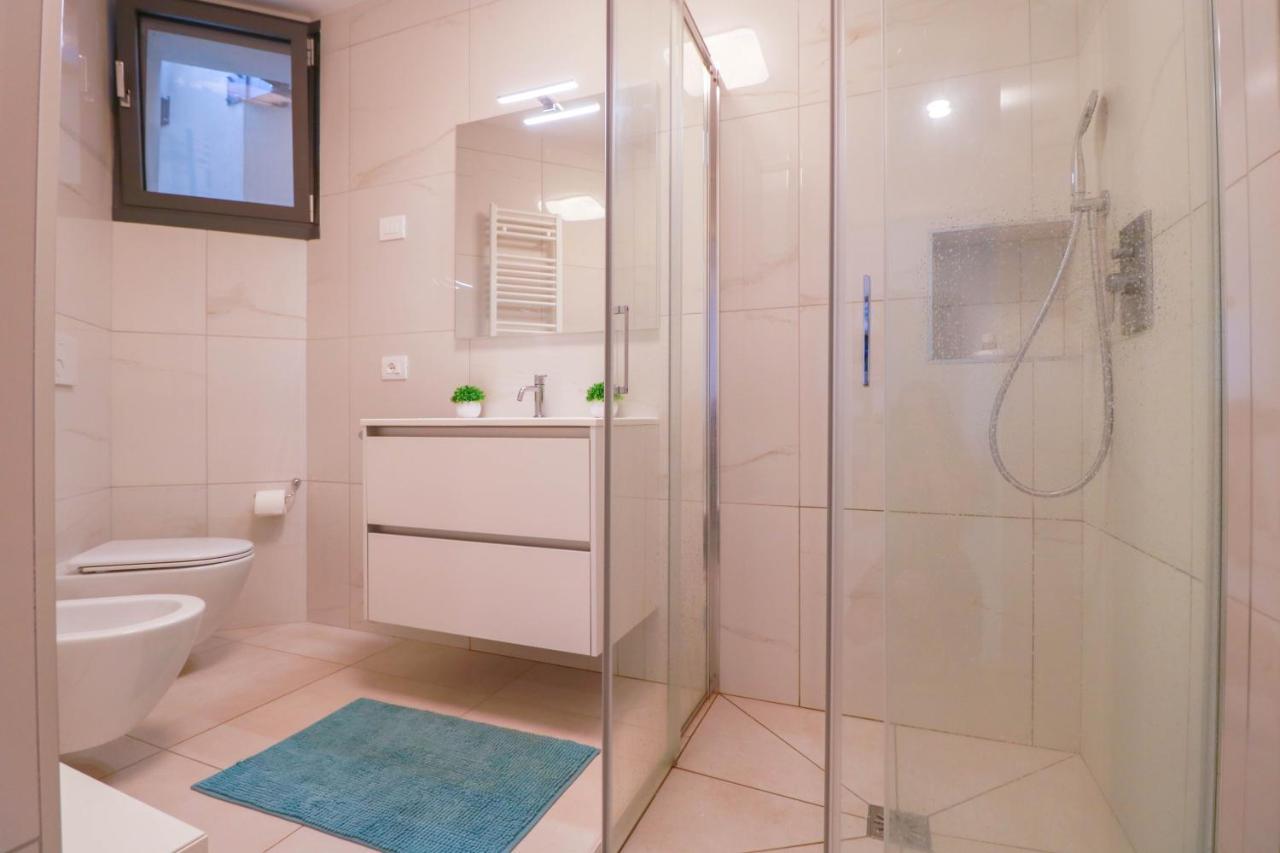 Ferienwohnung H11 Luxury 9A - Porto - Piscina - Jacuzzi Santo Stefano al Mare Exterior foto