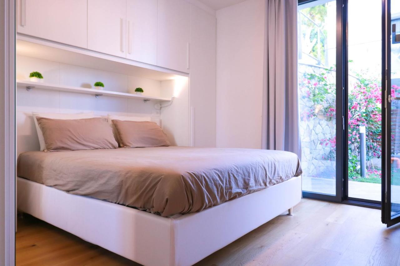 Ferienwohnung H11 Luxury 9A - Porto - Piscina - Jacuzzi Santo Stefano al Mare Exterior foto