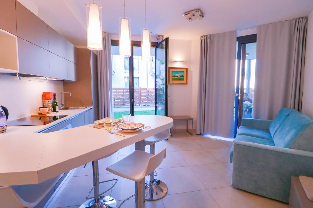 Ferienwohnung H11 Luxury 9A - Porto - Piscina - Jacuzzi Santo Stefano al Mare Exterior foto